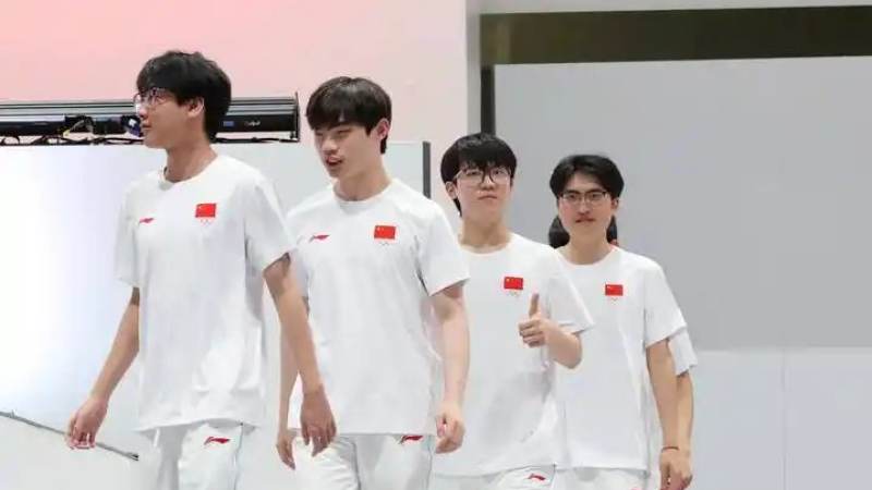 英雄联盟S16比赛版本怎么查?比赛服版本与正式服差异全解析