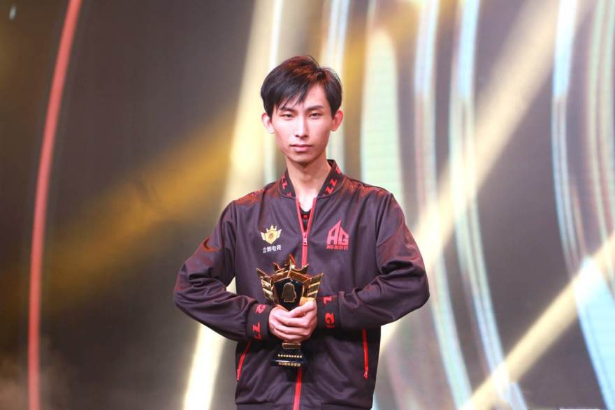 S16总决赛赛程里的幕后群像：数据分析师与他们的备战手记